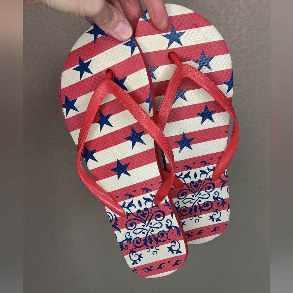 Red White and‎ Blue Patriotic Stars and Stripes Rubber Flip Flops Ladies 8-1/2